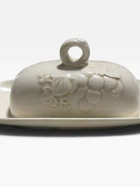 Vintage Metlox Poppytrail Vernon 1/4 pound covered butter dish